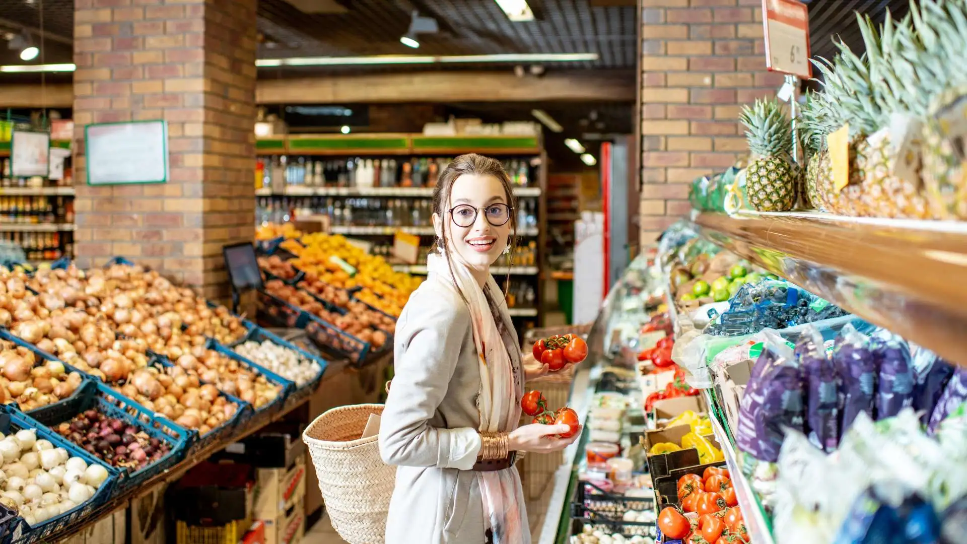 How to Get Deals on Food, Dining, and Groceries