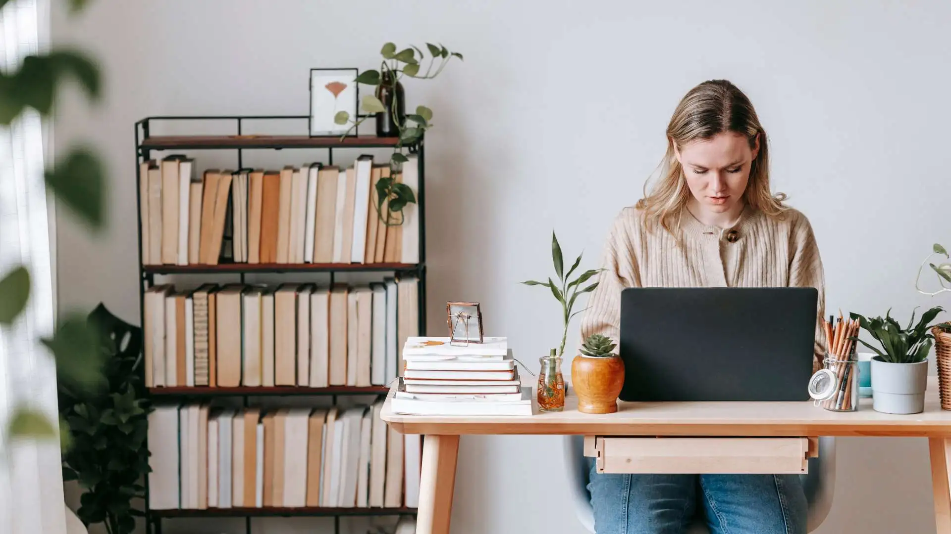 Money on Autopilot for Extremely Busy Professionals Who Hate Spreadsheets