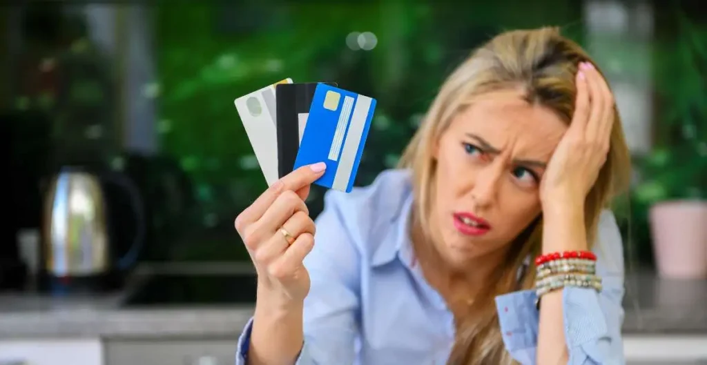 What Are the Risks of Missing a Credit Card Payment